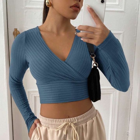 🦋4/$20 SALE - NWOT Dusty Blue Surplice Neck Rib-Knit Crop Tee - Picture 1 of 3